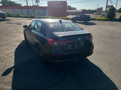 Used 2023 Honda Civic Sport image 4