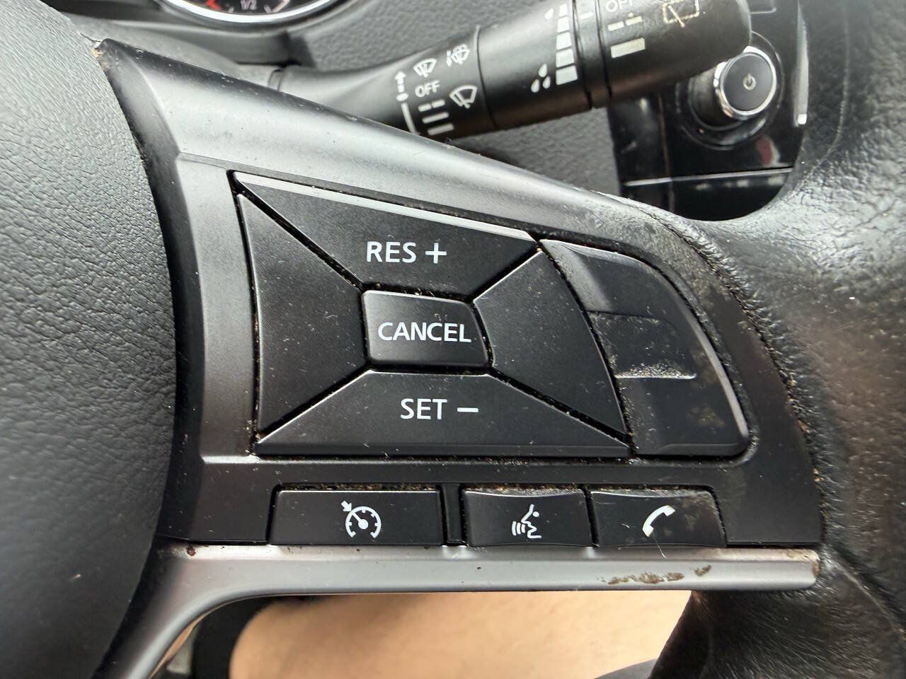 Used 2020 Nissan Rogue S AWD/4WD image 24