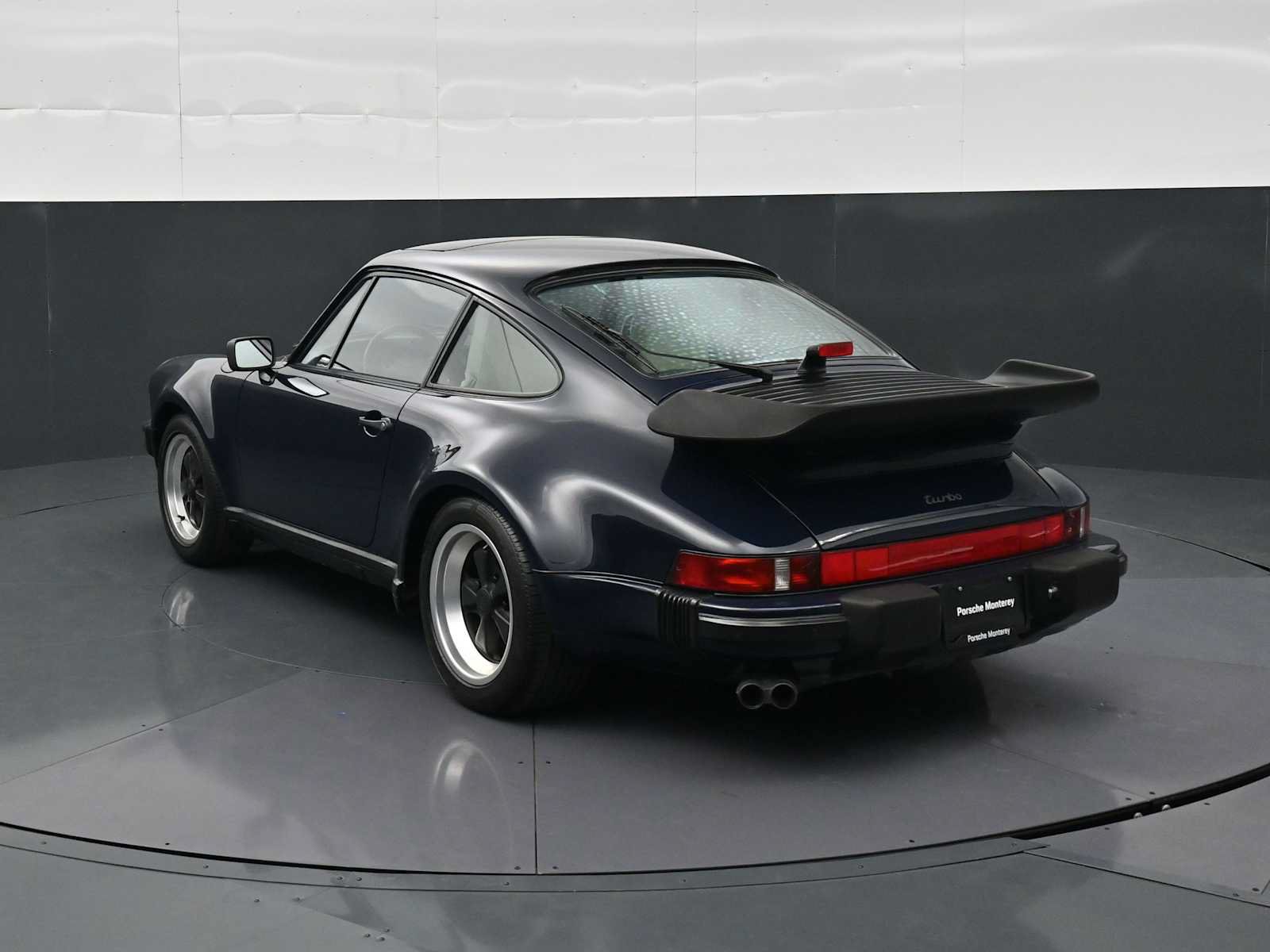 Used 1987 Porsche 911 Carrera RWD image 3