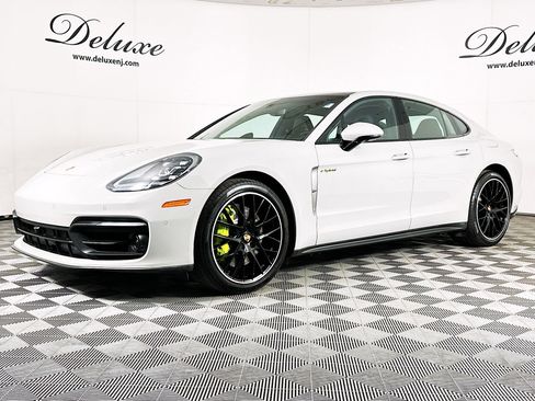 Used 2023 Porsche Panamera 4 Platinum Edition image 3