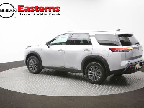 Used 2024 Nissan Pathfinder S AWD/4WD image 62