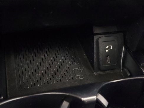 Used 2021 Mercedes-Benz GLC 300 4MATIC image 22