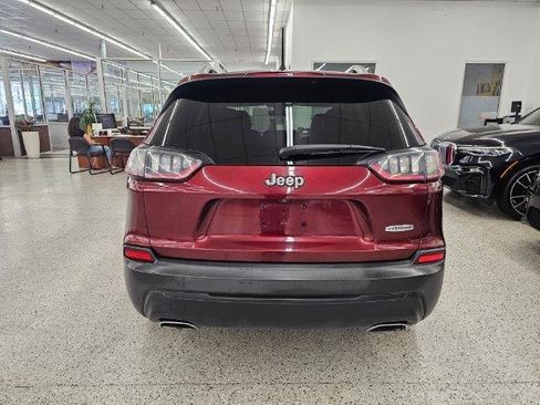 Used 2019 Jeep Cherokee Latitude Plus w/ Comfort/Convenience Group FWD image 6