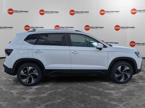 New 2026 Volkswagen Taos SE image 4