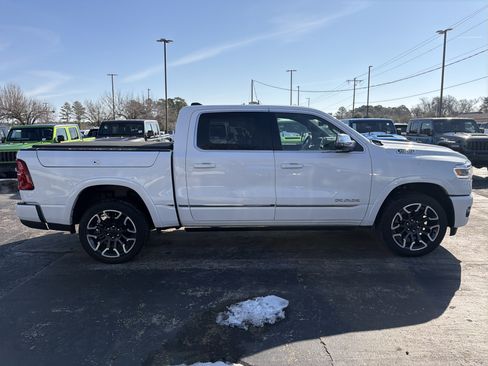 Used 2025 RAM 1500 Limited AWD/4WD image 9