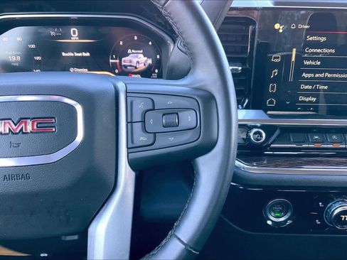 Used 2024 GMC Sierra 1500 SLE image 23