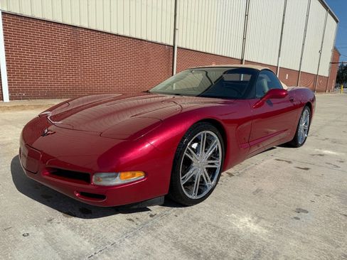 Used 2004 Chevrolet Corvette Convertible w/ Preferred Equipment Group image 2