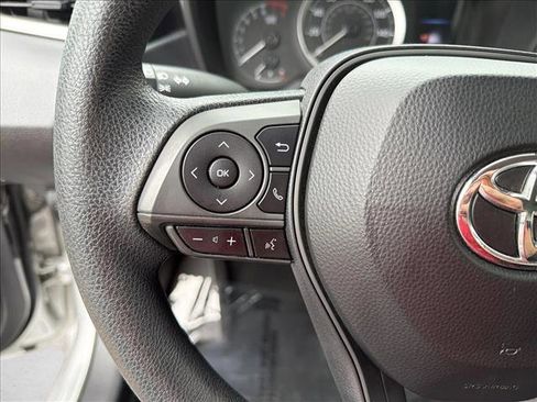 Used 2020 Toyota Corolla LE FWD image 15