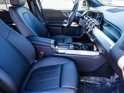 New 2025 Mercedes-Benz GLB 250 image 16