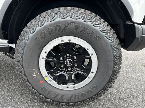 New 2025 Ford Bronco Badlands image 14