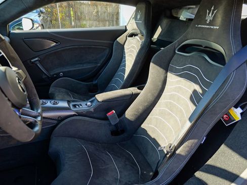 Used 2025 Maserati MC20 Coupe image 28