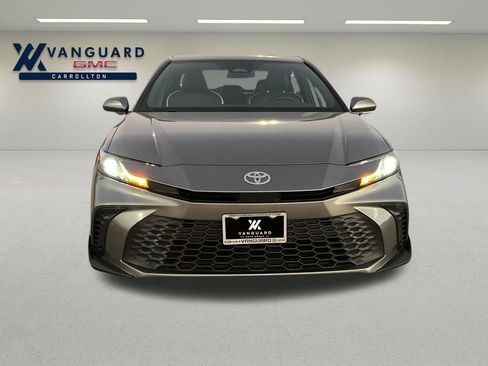 Used 2025 Toyota Camry SE image 11
