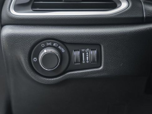 New 2026 Chrysler Voyager LX image 37