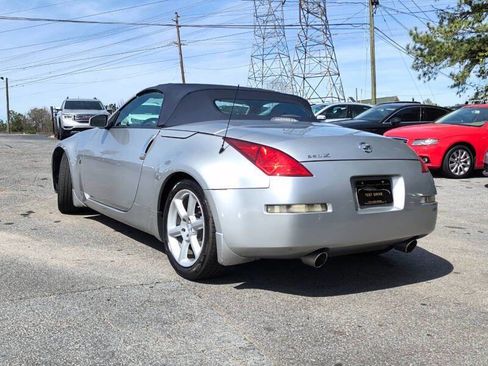 Used 2005 Nissan 350Z Touring RWD image 5