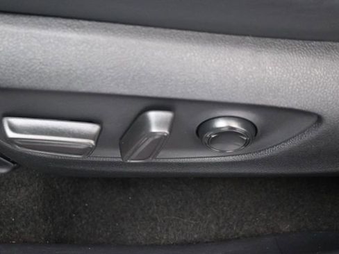 Used 2023 Toyota RAV4 Limited image 24