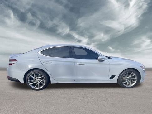 Used 2022 Genesis G70 2.0T image 6