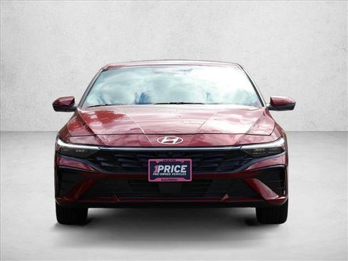 Used 2024 Hyundai Elantra Limited FWD image 2