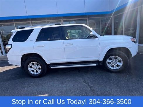 Used 2019 Toyota 4Runner SR5 Premium AWD/4WD image 4