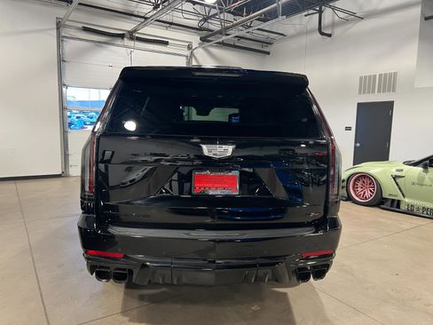 Used 2026 Cadillac Escalade V w/ LPO, ONYX Package image 4