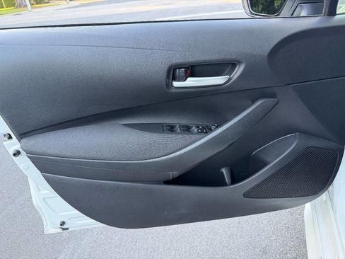 Used 2020 Toyota Corolla LE w/ Carpet Mat Package (TMS) FWD image 12
