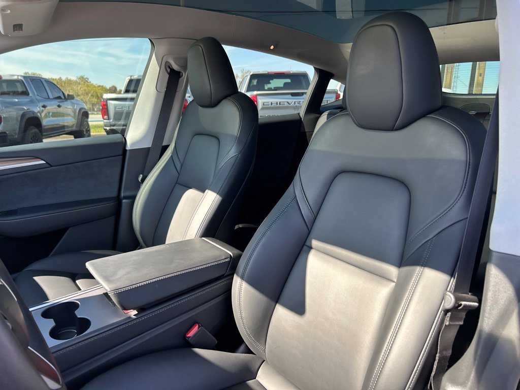 Used 2025 Tesla Model Y Performance AWD/4WD image 16