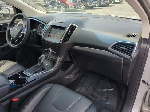 Used 2017 Ford Edge Titanium w/ Equipment Group 302A AWD/4WD image 35