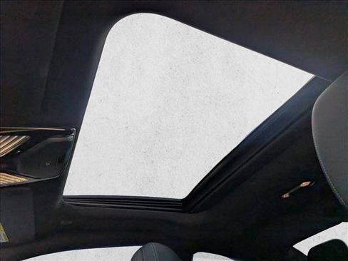 Certified 2025 BMW 230i Coupe w/ Premium Package image 17