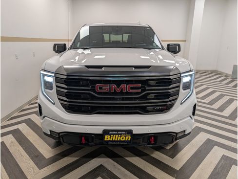 Used 2024 GMC Sierra 1500 AT4 w/ Technology Package AWD/4WD image 28