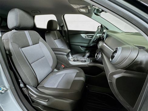 Certified 2025 Chevrolet Blazer LT w/ Convenience Package image 26