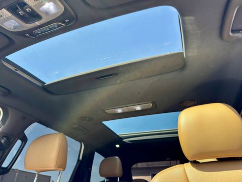 Used 2020 Kia Telluride SX w/ Towing Package FWD image 7