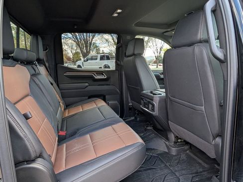 Used 2025 Chevrolet Silverado 1500 High Country AWD/4WD image 21