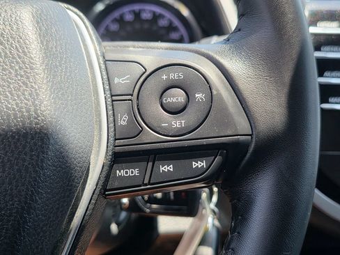 Used 2019 Toyota Camry SE FWD image 29