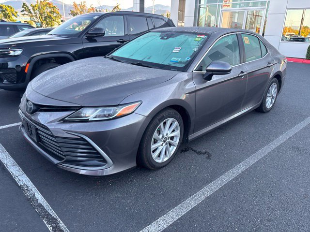 Used 2022 Toyota Camry LE FWD image 5