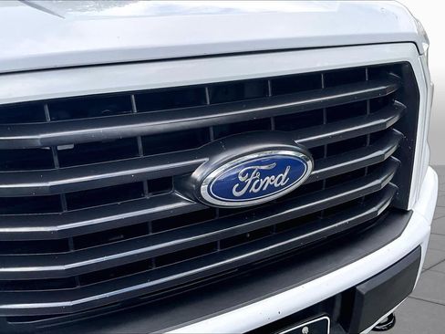 Used 2017 Ford F150 XLT w/ Equipment Group 302A Luxury AWD/4WD image 32
