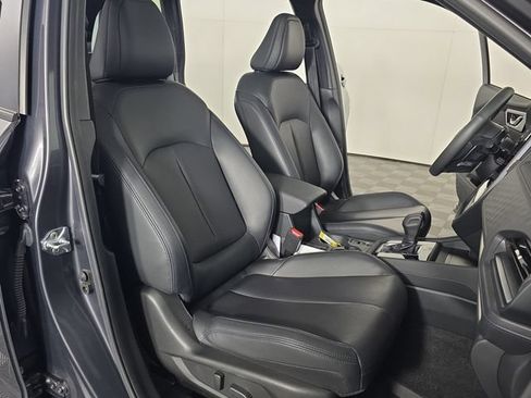Used 2025 Subaru Forester Limited AWD/4WD image 30