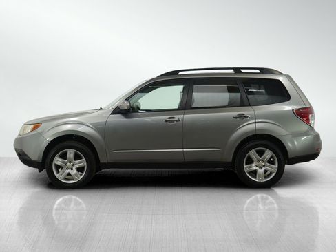 Used 2010 Subaru Forester 2.5X Premium image 2