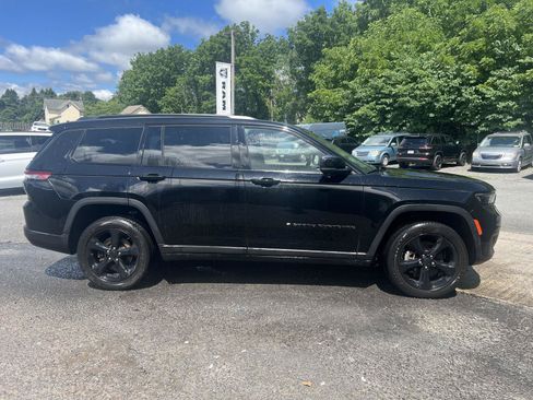 Used 2023 Jeep Grand Cherokee L Altitude AWD/4WD image 2