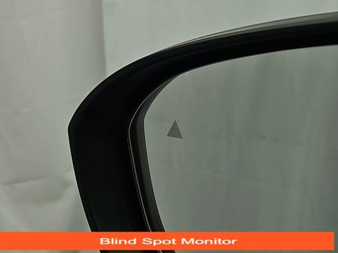 Used 2022 Nissan Rogue SV image 13