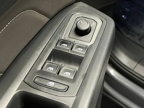 Certified 2023 Volkswagen Atlas Cross Sport SE AWD/4WD image 18