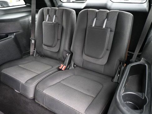 Used 2019 Ford Explorer XLT w/ Equipment Group 201A FWD image 16