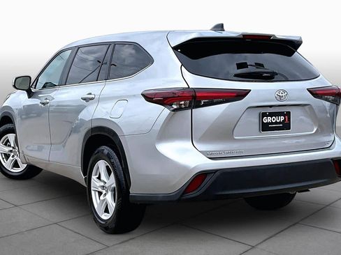 Certified 2024 Toyota Highlander LE FWD image 12