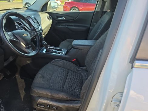 Used 2021 Chevrolet Equinox LT AWD/4WD image 3