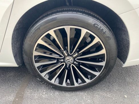 Used 2022 Volkswagen Passat 2.0T image 28