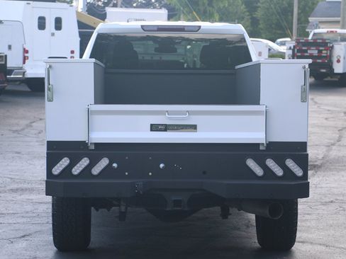 Used 2025 Chevrolet Silverado 2500 Custom w/ Custom Value Package AWD/4WD image 4