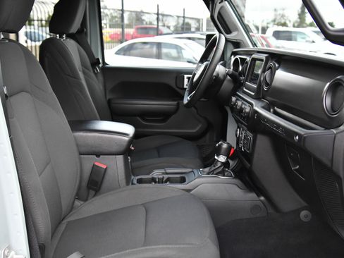 Used 2023 Jeep Wrangler Unlimited AWD/4WD image 42