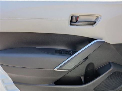 Used 2023 Toyota Corolla Cross L image 10