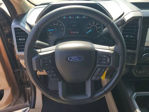 Used 2019 Ford F150 XLT w/ Equipment Group 302A Luxury AWD/4WD image 11