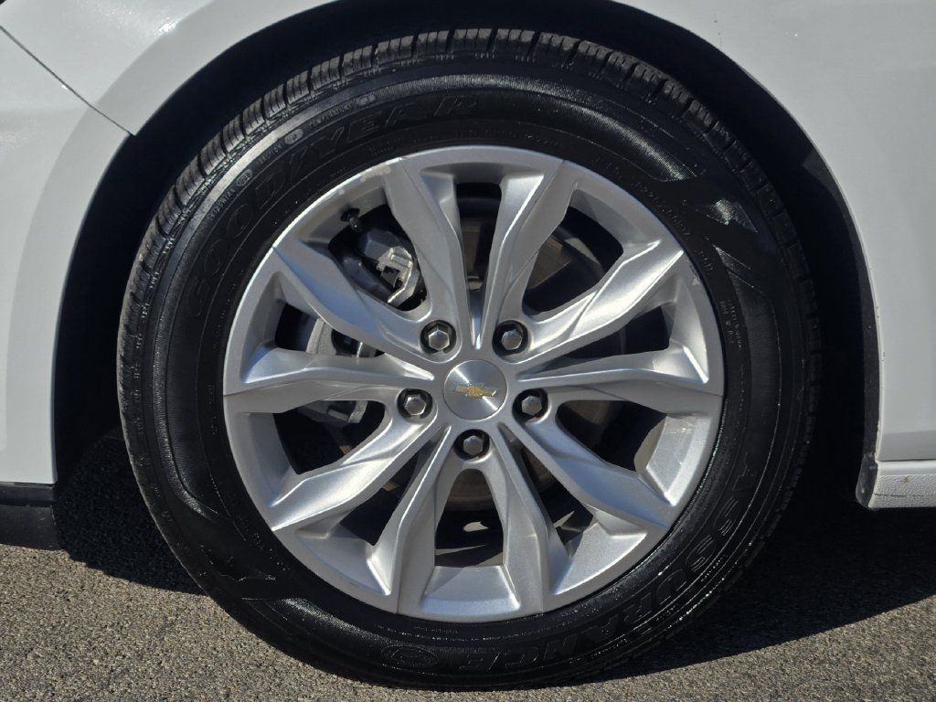 Used 2024 Chevrolet Malibu LT FWD image 12