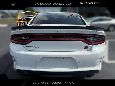 Used 2022 Dodge Charger Scat Pack RWD image 4