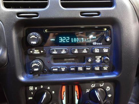Used 2002 Chevrolet Monte Carlo SS w/ High Sport Appearance Pkg FWD image 17